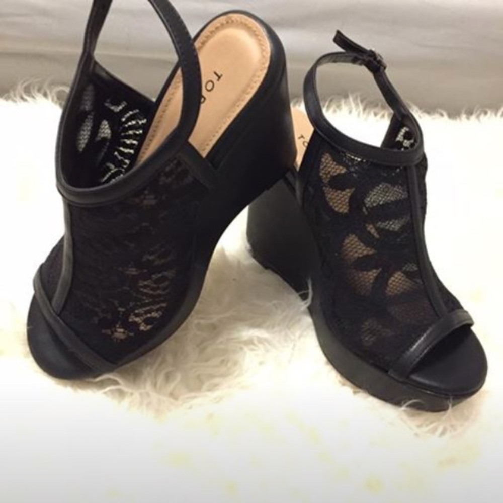 Torrid Black Lace Wedge Sz 9